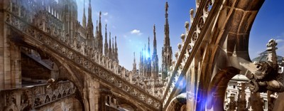 Una card per sostenere il simbolo di Milano