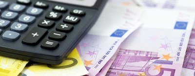 Obbligo di emissione della fattura per le cessioni di beni all’interno dei depositi doganali in Italia