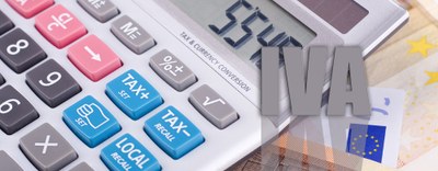 Splafonamento e regolarizzazione oltre l’anno: ammessa la detrazione dell’imposta nell’anno di ricevimento della nota di variazione in aumento 